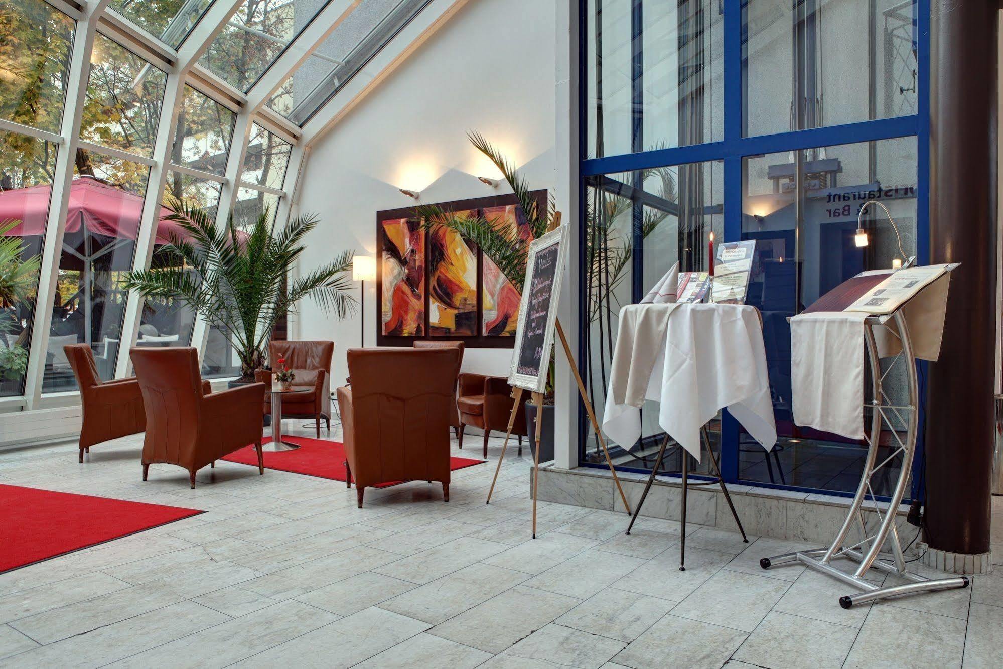 Centro Hotel Nurnberg Bagian luar foto